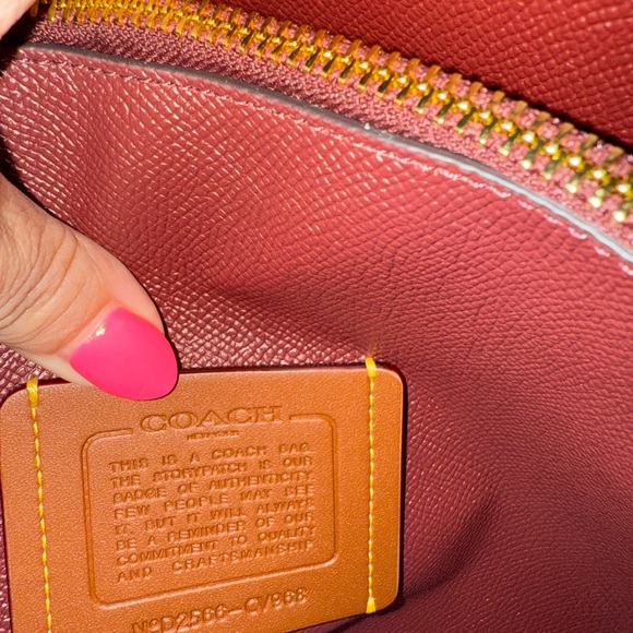 💕Coach NWT Dark Coral Mollie Tote with Gold hardware - Picture 9 of 11